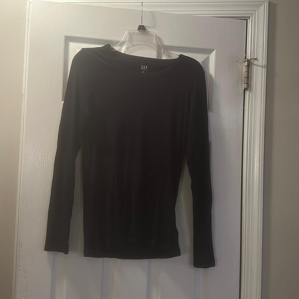 Gap long sleeve tee